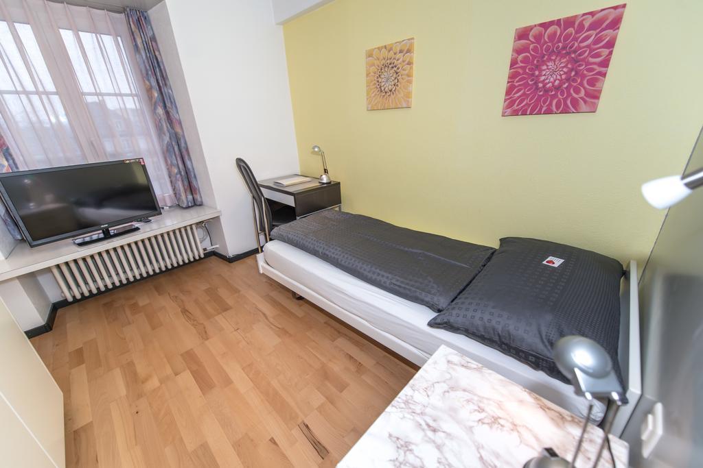 Hotel Rotes Haus Brugg  Bagian luar foto