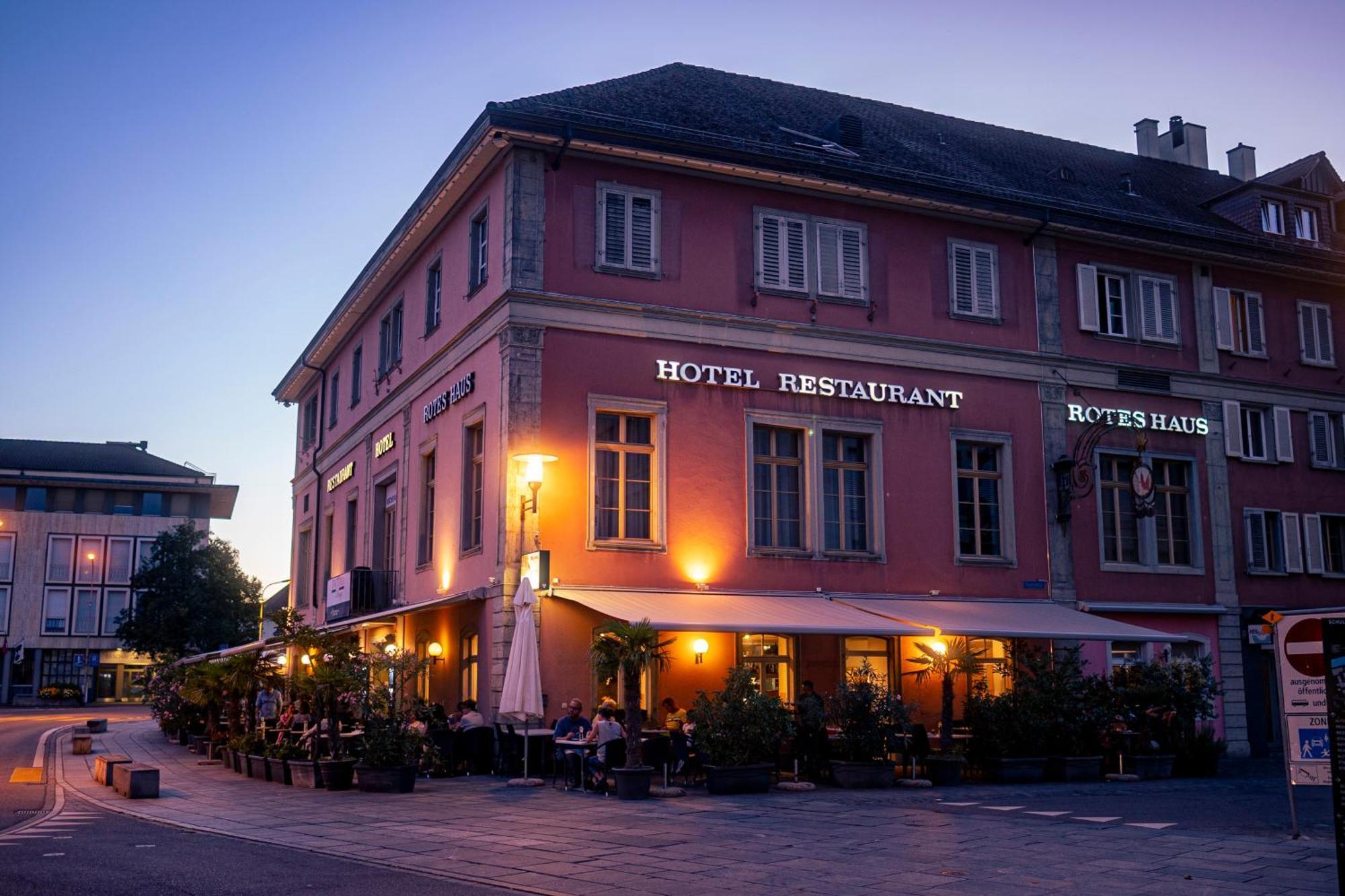 Hotel Rotes Haus Brugg  Bagian luar foto