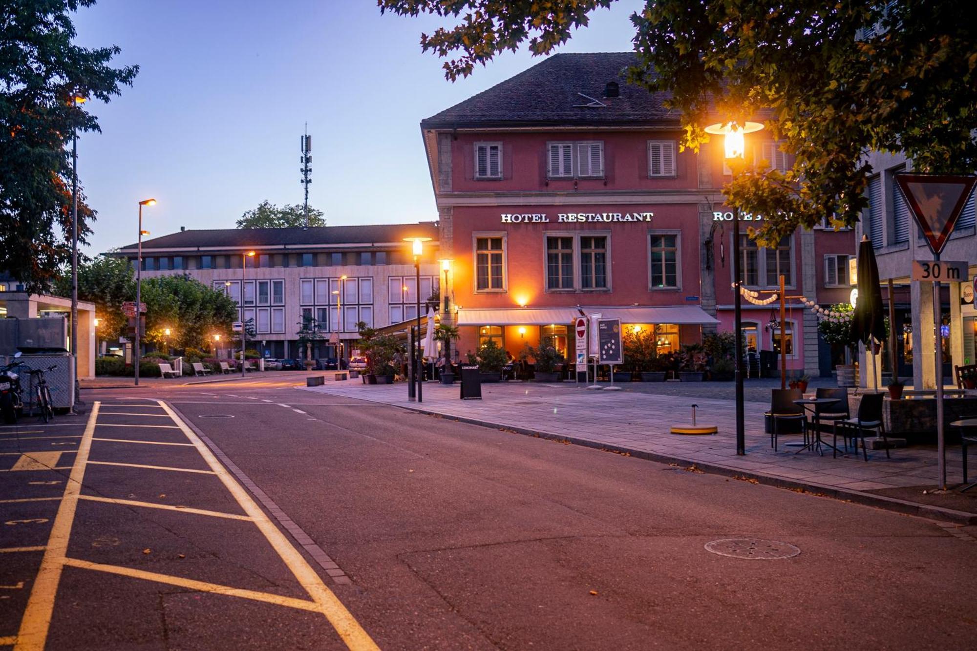 Hotel Rotes Haus Brugg  Bagian luar foto