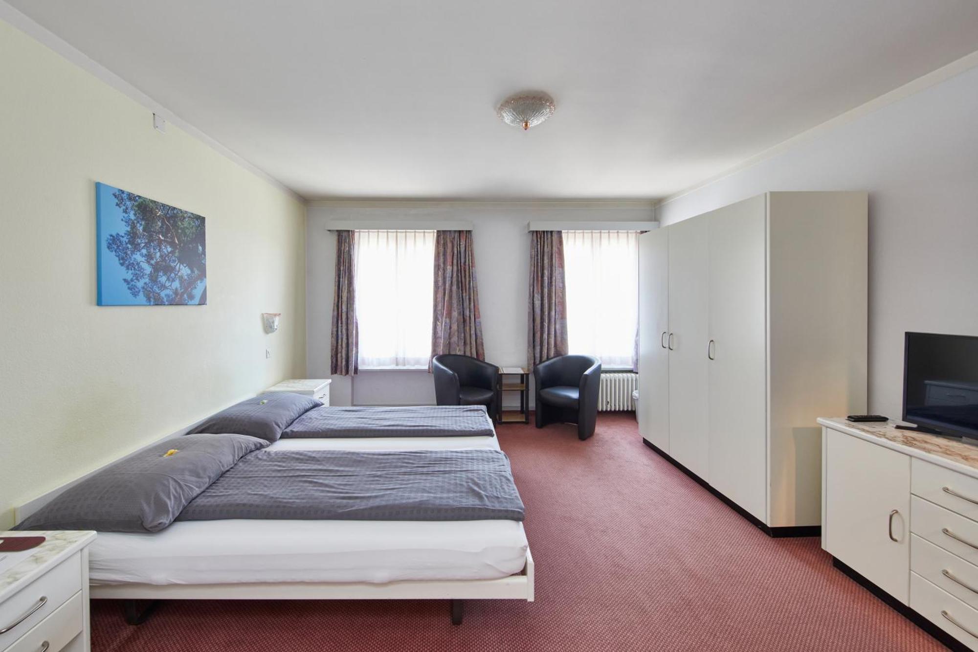 Hotel Rotes Haus Brugg  Bagian luar foto