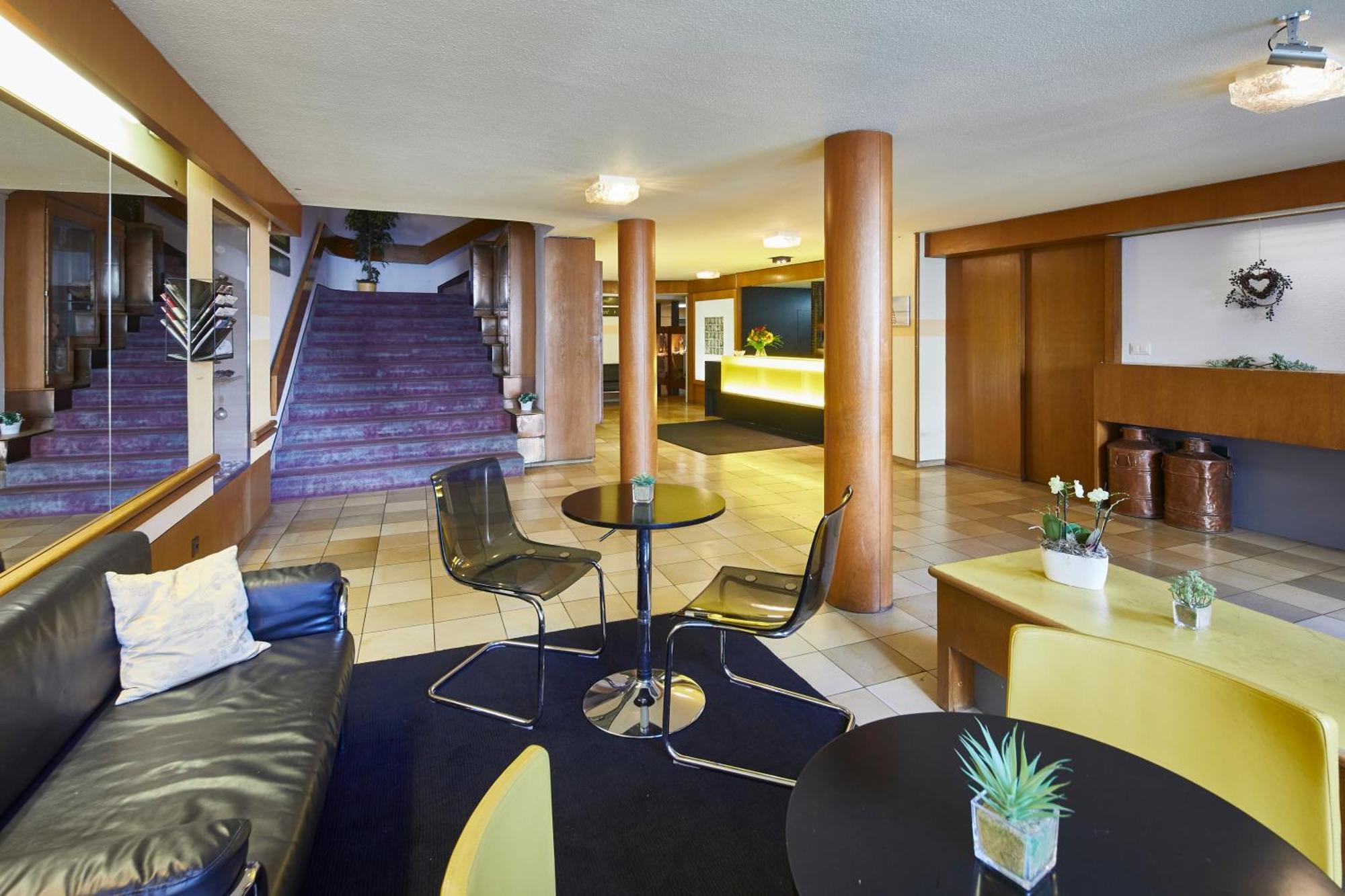 Hotel Rotes Haus Brugg  Bagian luar foto