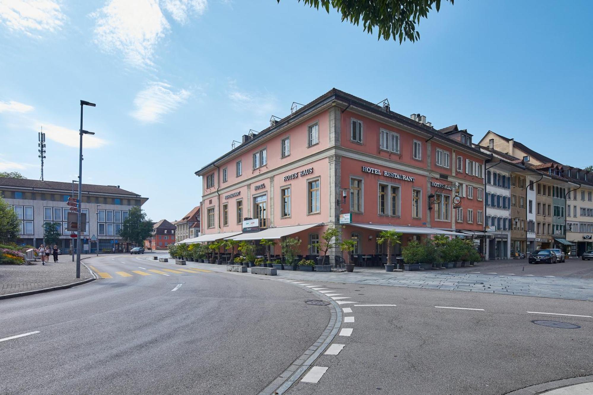 Hotel Rotes Haus Brugg  Bagian luar foto
