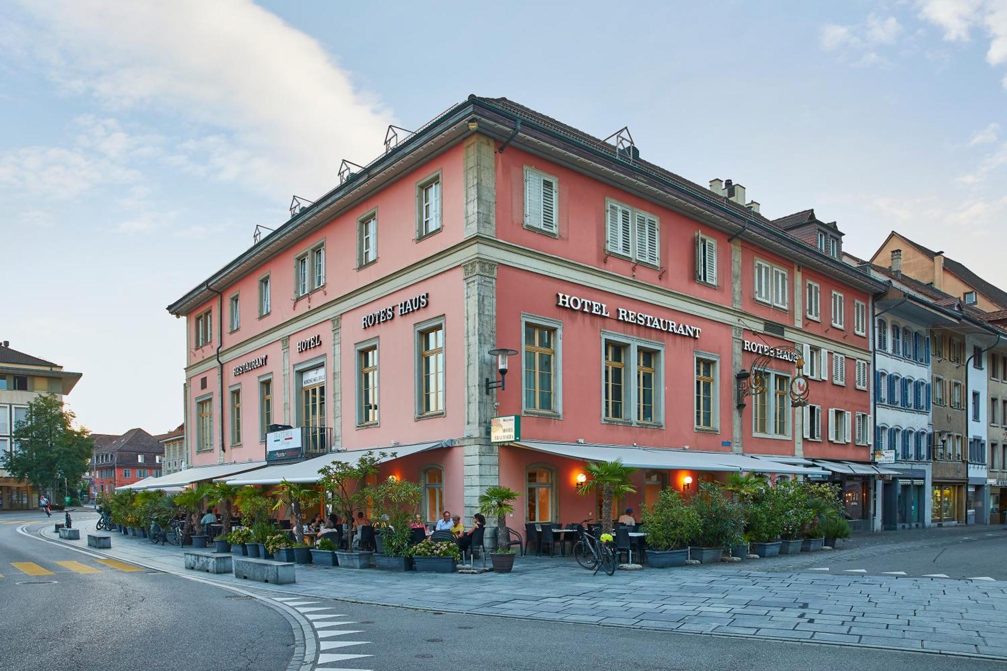 Hotel Rotes Haus Brugg  Bagian luar foto